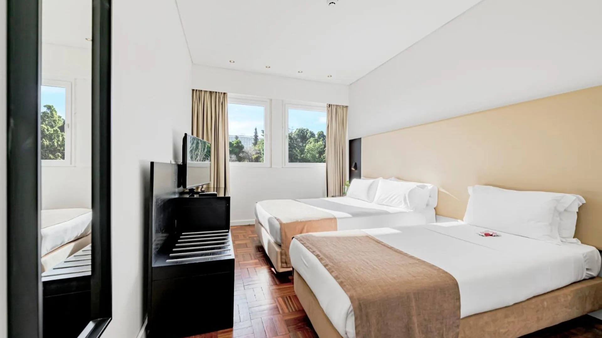 Lisboa Central Park Hotel Suites & Studios