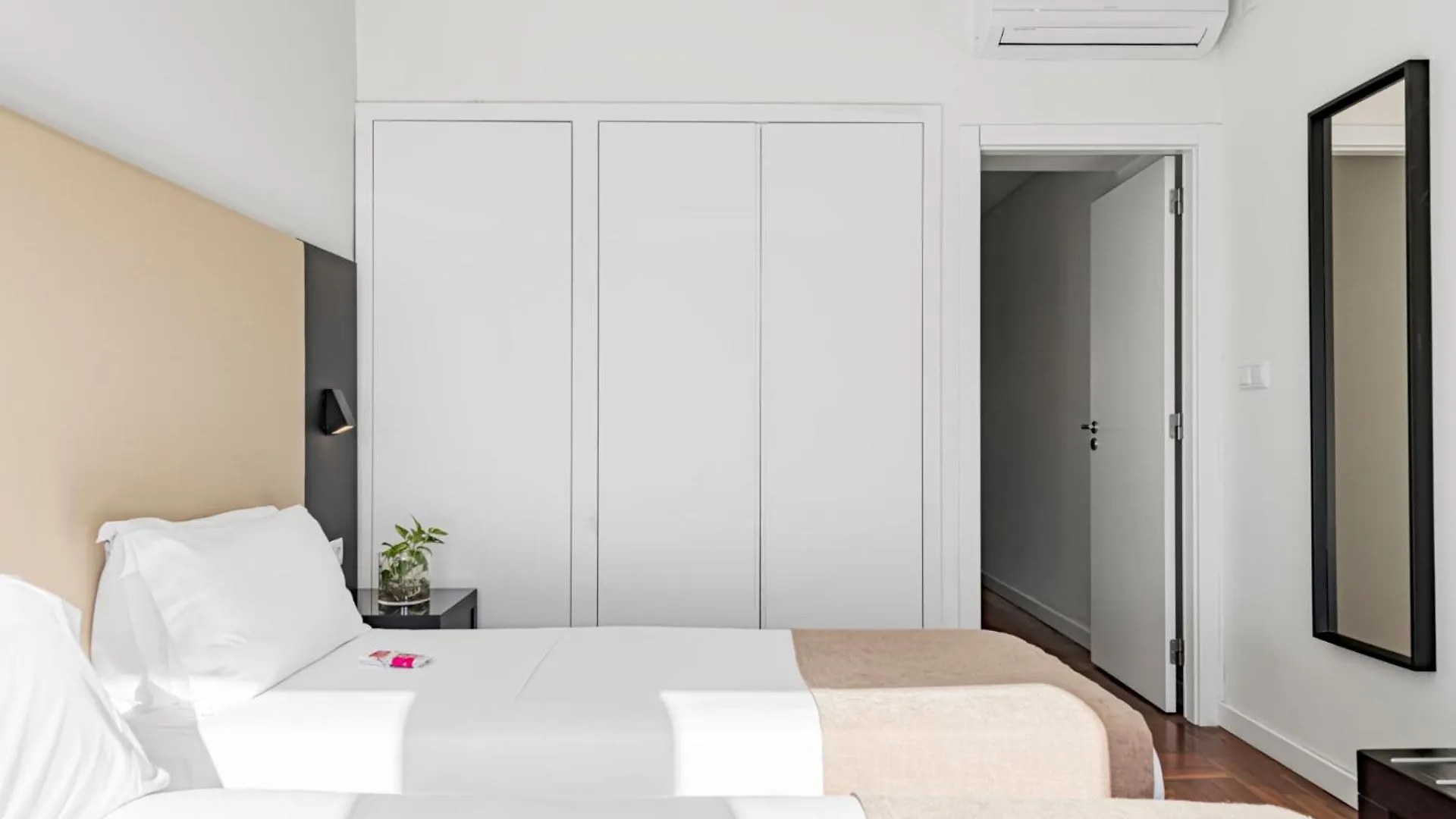 Lisboa Central Park Hotel Suites & Studios 3*,