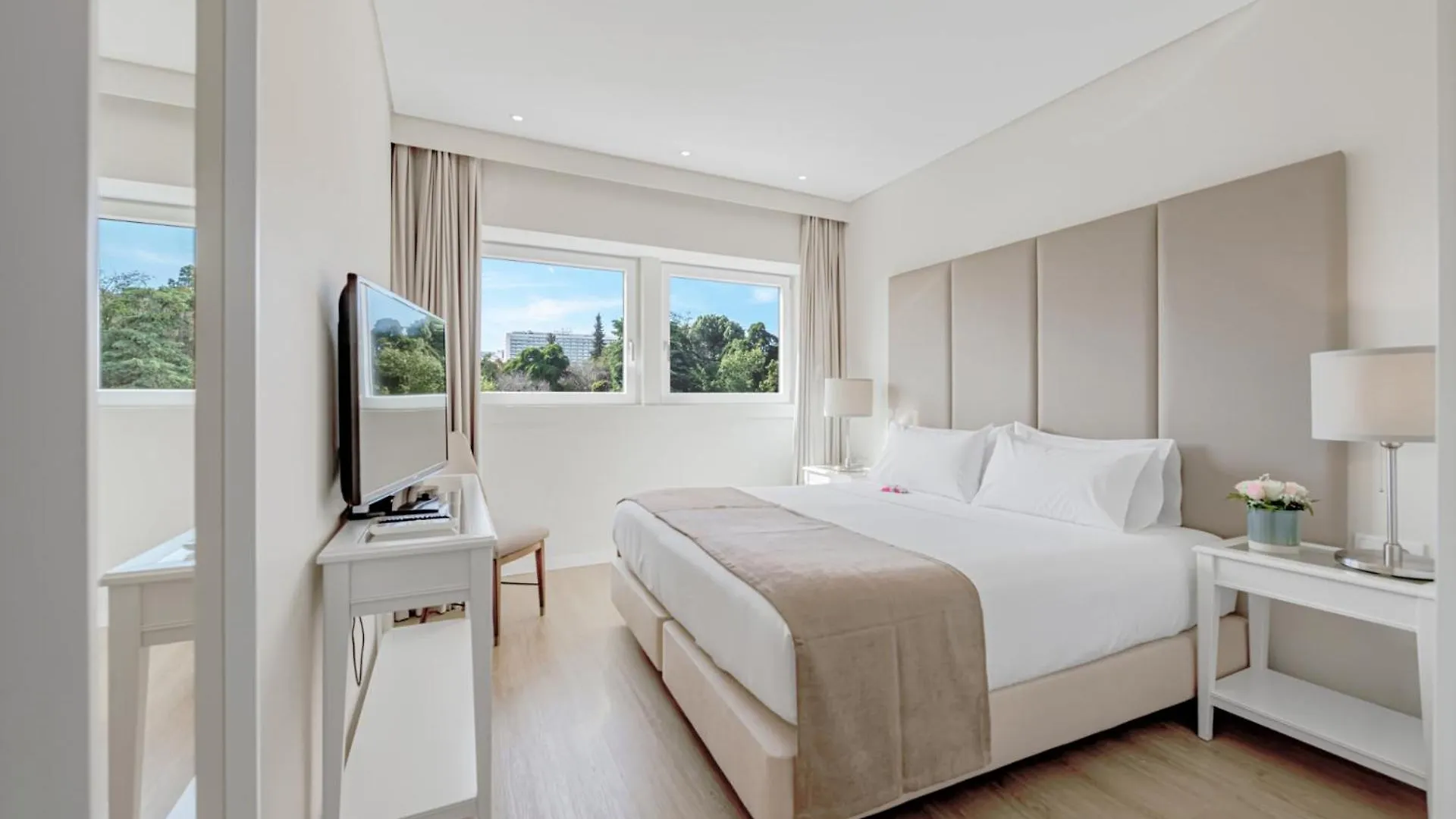 Lisboa Central Park Hotel Suites & Studios